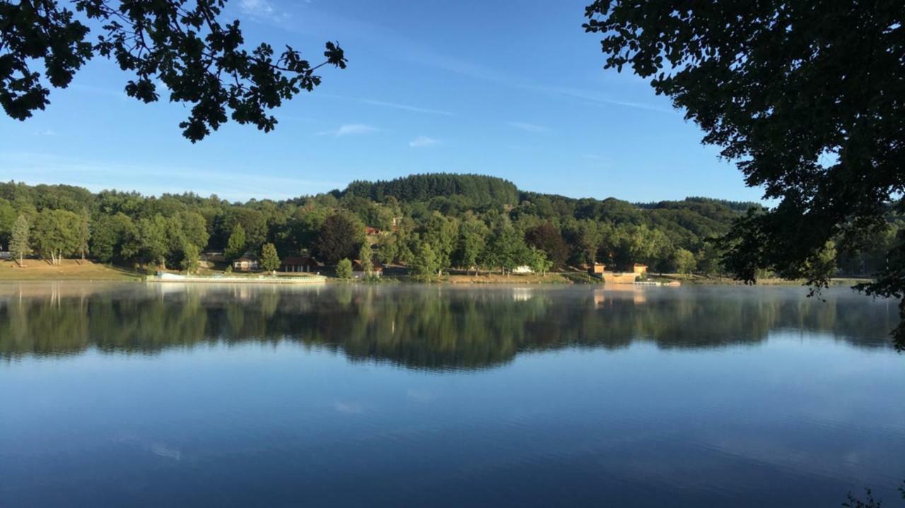 مبيت وإفطار Saint-Rémy-sur-Durolle Au Vieux Logis 63 المظهر الخارجي الصورة
